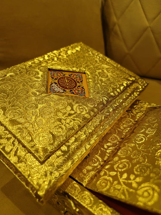 تجویدی قران گولڈن مع رحل گولڈن کلر (گفٹ پیک)ْ/ Golden Quran with Rahal Box