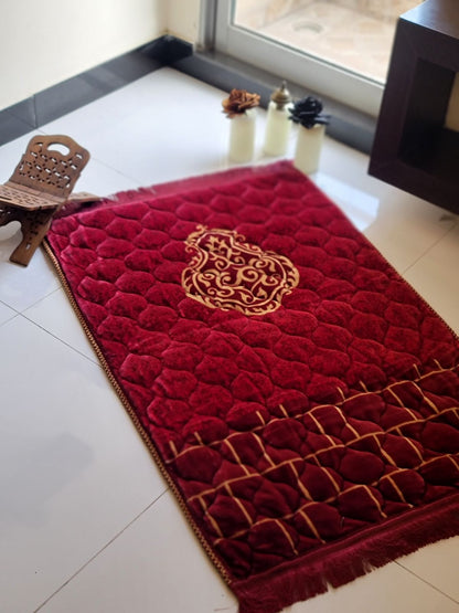 Red Motif Prayer Mat ( Janamaz)