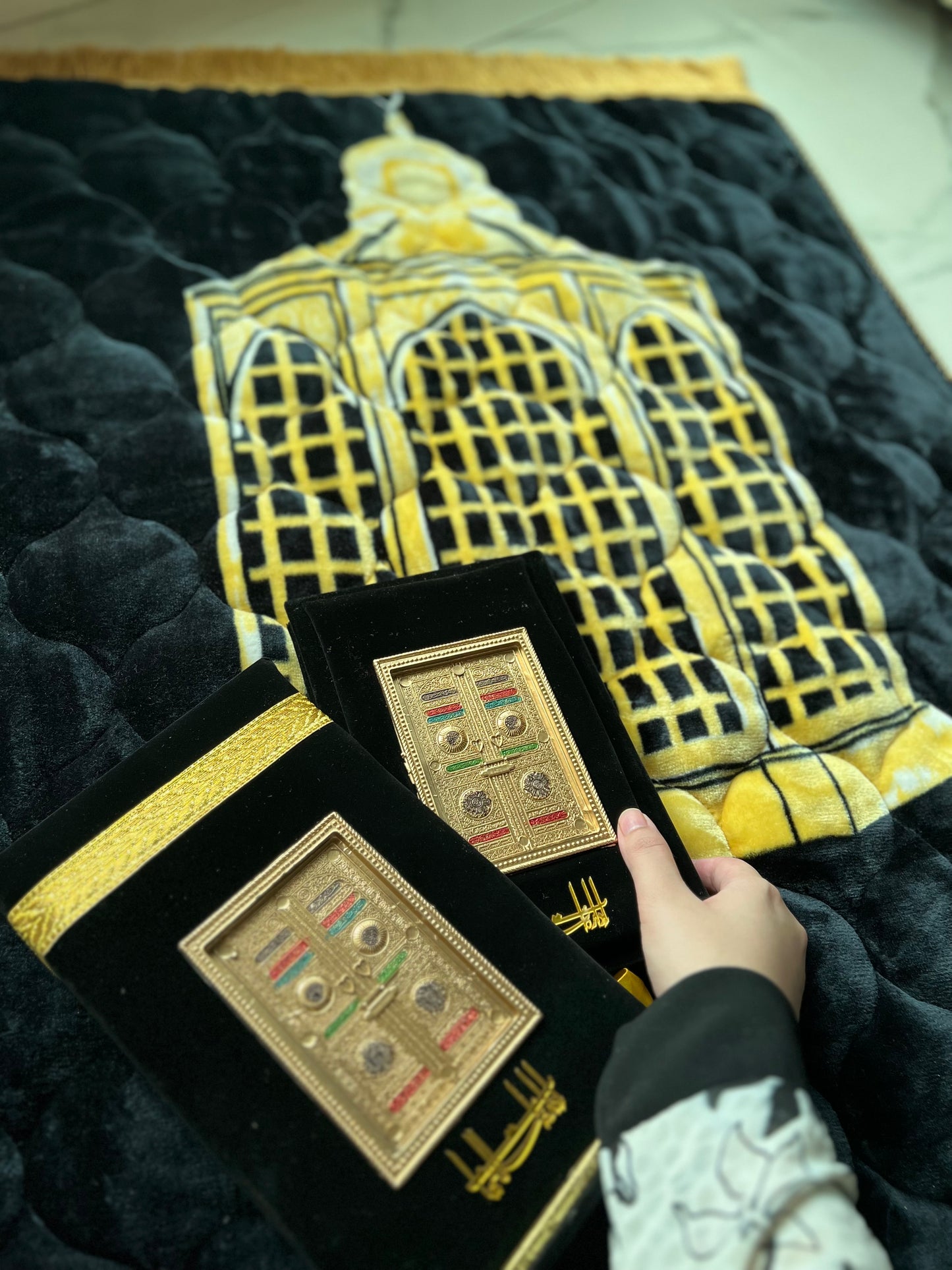 Special Kaaba Quran Gift with Prayer Mat